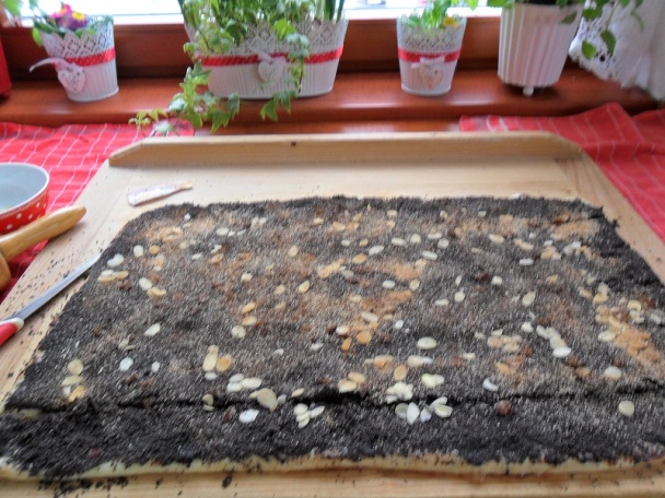 Rolovaný kysnutý makový koláč (fotorecept) - obrázok 8