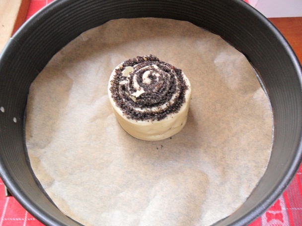 Rolovaný kysnutý makový koláč (fotorecept) - obrázok 9