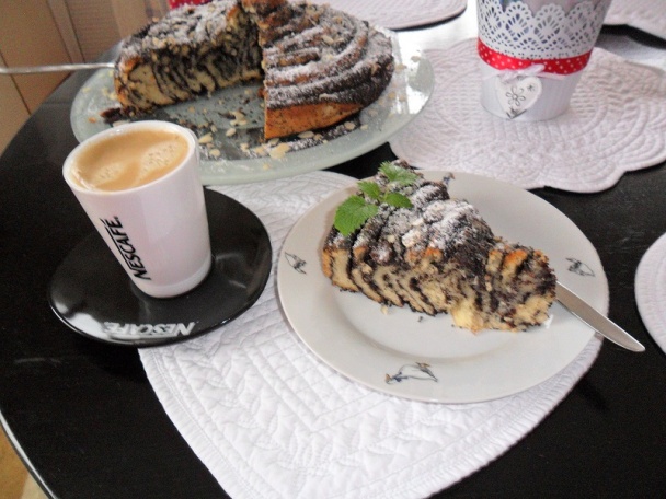 Rolovaný kysnutý makový koláč (fotorecept) - obrázok 16