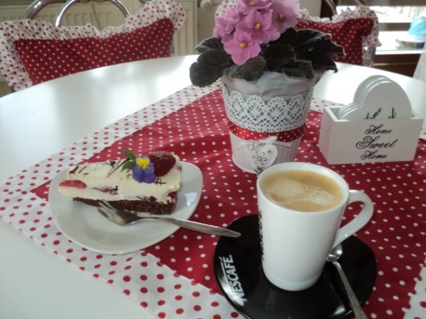 Veselá tortička ku kávičke (fotorecept) - obrázok 10