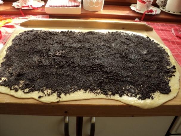 Makovo-jablkový koláč z kysnutého cesta (fotorecept) - obrázok 2