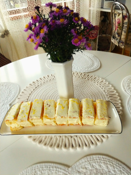 Zákusok s nádychom citróna plnený krémom z kyslej smotany (fotorecept) - obrázok 3