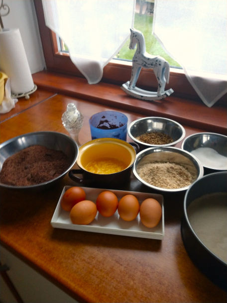 Mandľovo-orechový koláčik bez múky (fotorecept) - obrázok 1