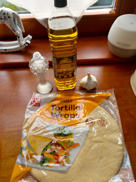 Slané tortillové chipsy s cesnakom (fotorecept) - obrázok 1