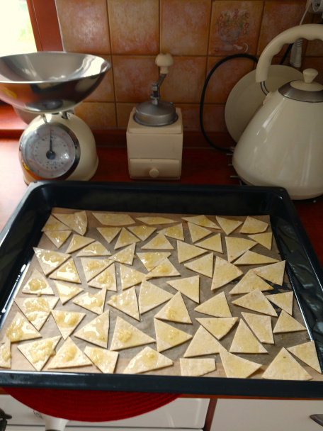 Slané tortillové chipsy s cesnakom (fotorecept) - obrázok 3