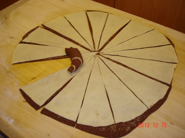 Dvojfarebné lakované rožky - obrázok 2