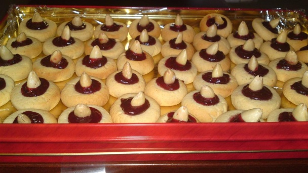 Medové kolieska s malinovým džemom a mandľou - obrázok 3