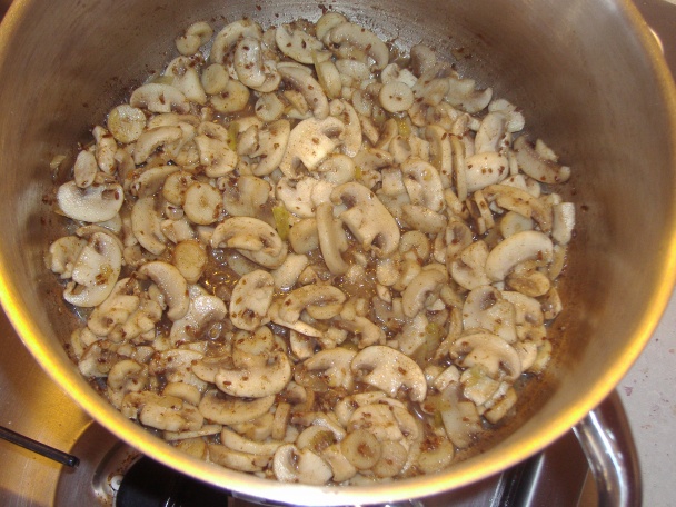 Šampiňónová polievka - obrázok 1