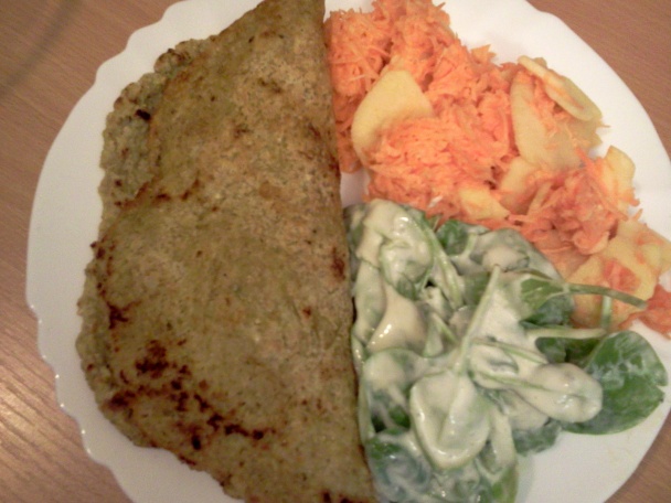 Plnená zemiakovo-cuketová placka s mrkvovým šalátom a špenátovými listami (fotorecept) - obrázok 3