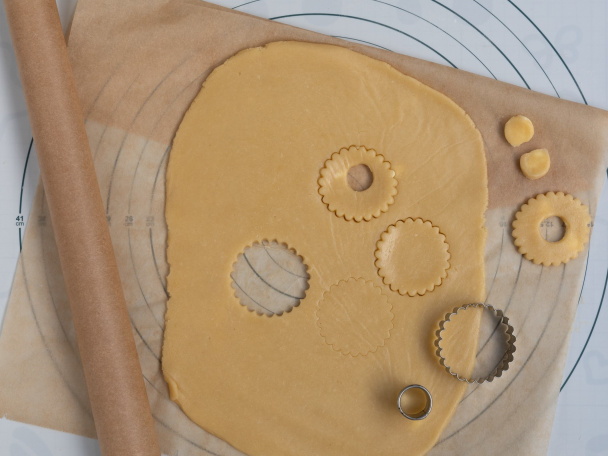 Linecké kolieska s ríbezľovým lekvárom (videorecept) - obrázok 1