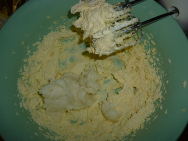 Kokosová roláda (plus piškótové jednohubky) - obrázok 4