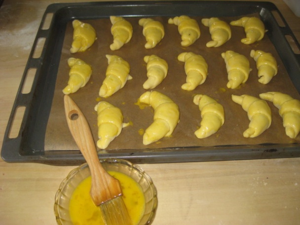 Martinské rožky so slivkovým lekvárom (fotorecept) - obrázok 10