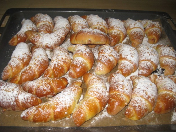 Martinské rožky so slivkovým lekvárom (fotorecept) - obrázok 13