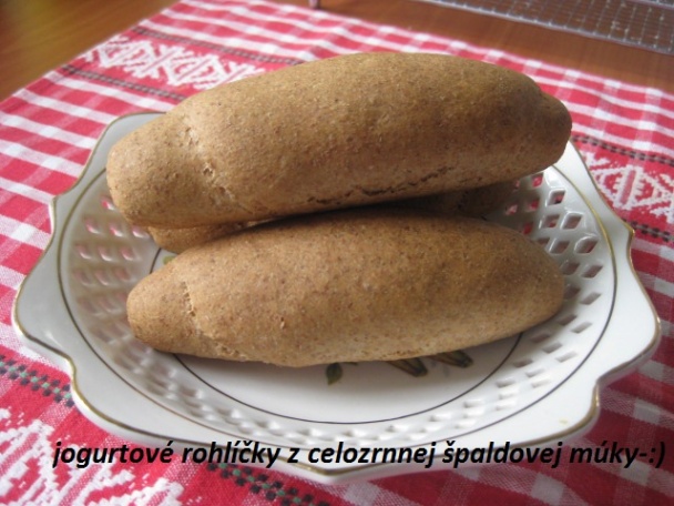Jogurtové rohlíčky z celozrnnej špaldovej múky (fotorecept) - obrázok 14