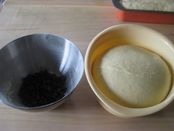 Sladké slimáky s hrozienkami a so škoricou (fotorecept) - obrázok 2