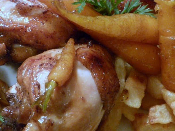 Medovo-perníkové kuracie stehná s glazovanou mrkvou - obrázok 2