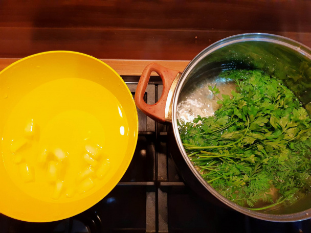 Pesto z mrkvovo-petržlenovej vňate - obrázok 2