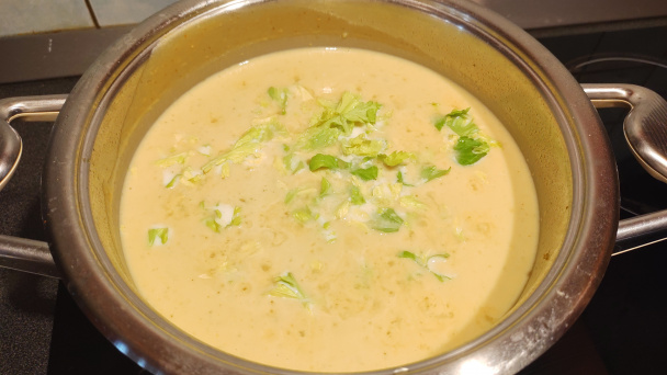 Krémová brokolicová polievka so zeleninou a s batatom (fotorecept) - obrázok 3