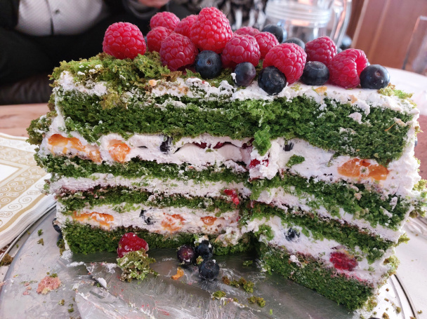 Machová torta s ovocím - obrázok 8