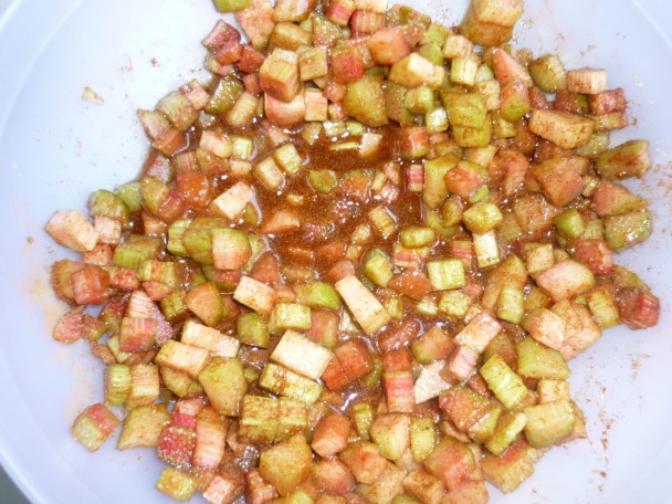 Voňavý rebarborový koláč - obrázok 2