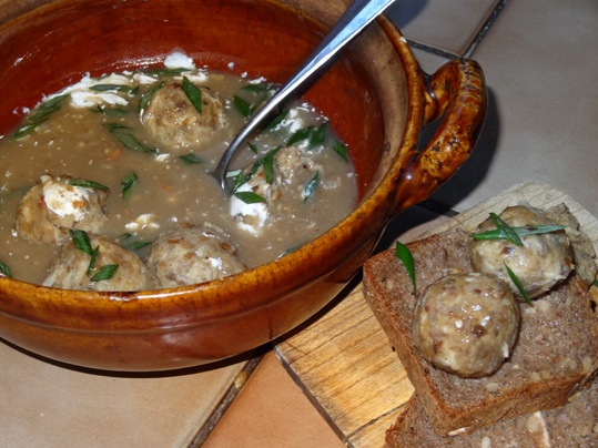 Celozrnná polévka chlebová s celerovými knedlíčky (fotorecept) - obrázok 6