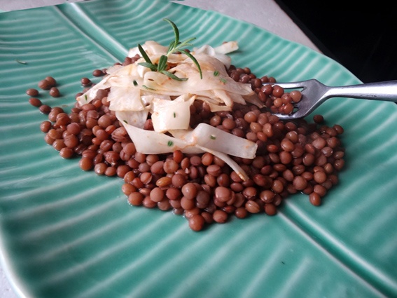 Celerové plátky na másle s čočkou (fotorecept) - obrázok 7