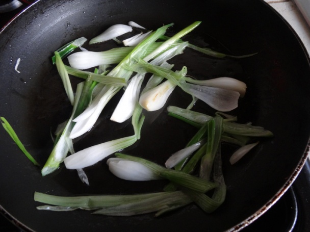 Cuketa s kukuřicí na jarních cibulkách a bílém víně (fotorecept) - obrázok 1