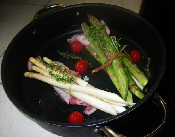 Špargla na bylinkách s anglickou slaninou i bez - obrázok 2