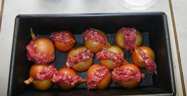 Soğan Kebabı - cibule plněná mletým masem (fotorecept) - obrázok 3