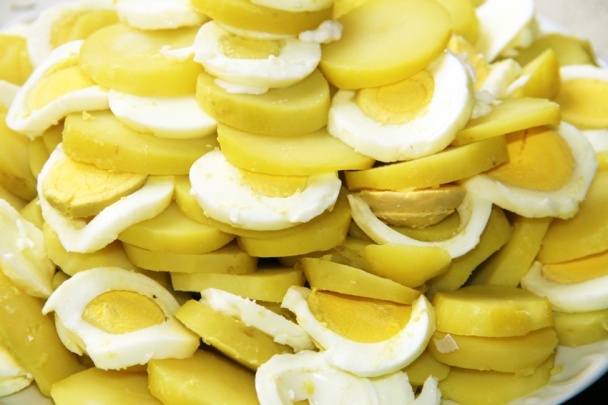 Kreolský bramborový salát - obrázok 7