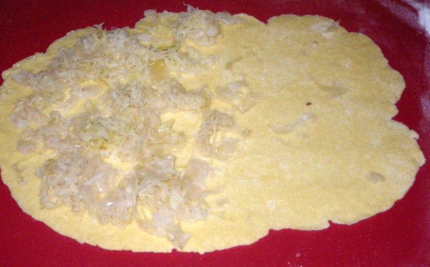 Těstoviny z kysaného zelí pod hrudkovým tvarohem a slaninou - obrázok 2