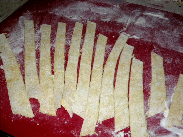 Těstoviny z kysaného zelí pod hrudkovým tvarohem a slaninou - obrázok 4