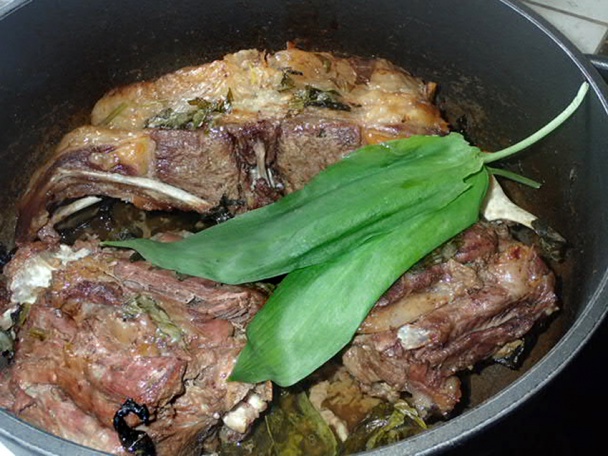 Jehněčí česnekem špikované, na česneku pečené (fotorecept) - obrázok 7