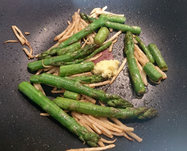 Špargľa na zázvore s bambusovými výhonkami - obrázok 4