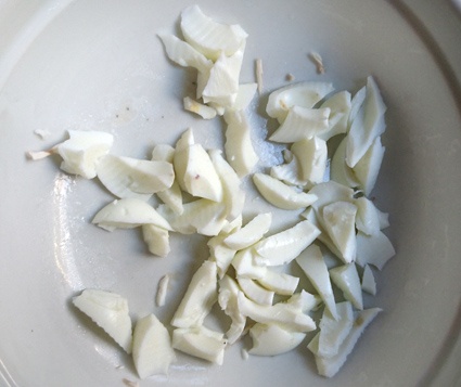 Ředkvičky s vařeným bílkem v dipu - obrázok 2