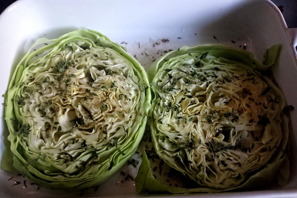 Kuřecí čtvrtky pečené na hlávkovém zelí (fotorecept) - obrázok 2