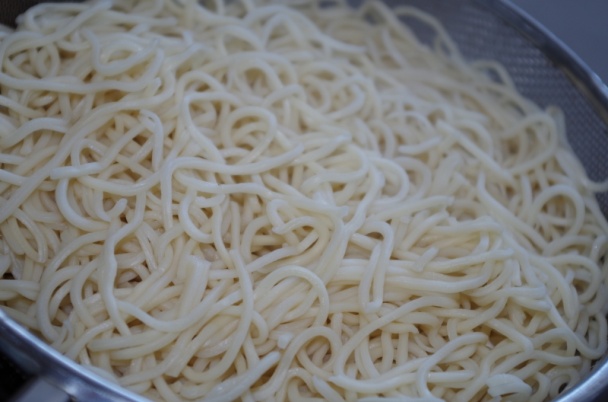 Takmer stir fry kura so zeleninou a rezancami (fotorecept) - obrázok 5