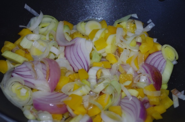 Takmer stir fry kura so zeleninou a rezancami (fotorecept) - obrázok 9