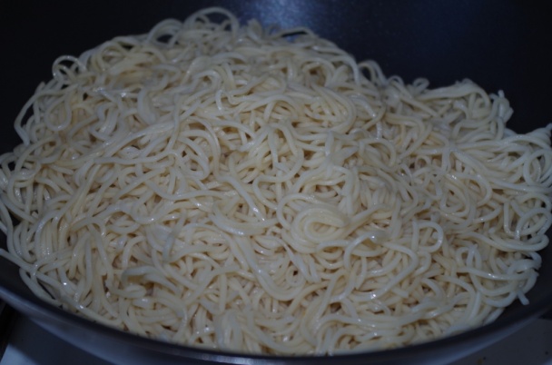 Takmer stir fry kura so zeleninou a rezancami (fotorecept) - obrázok 11