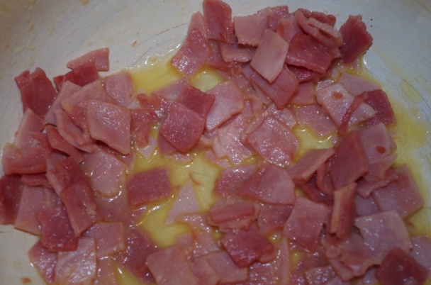 Biela špargľa so syrovou omáčkou, šunkou a maslom (fotorecept) - obrázok 3