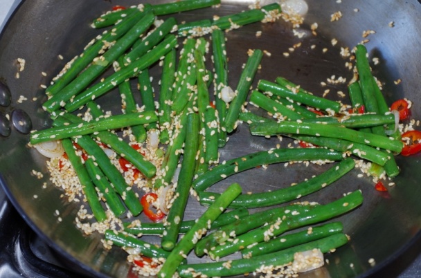 Zelené fazuľky s čili a sezamom (fotorecept) - obrázok 2