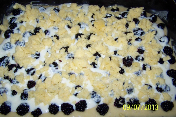 Černicový koláč s tvarohom a posýpkou - obrázok 3