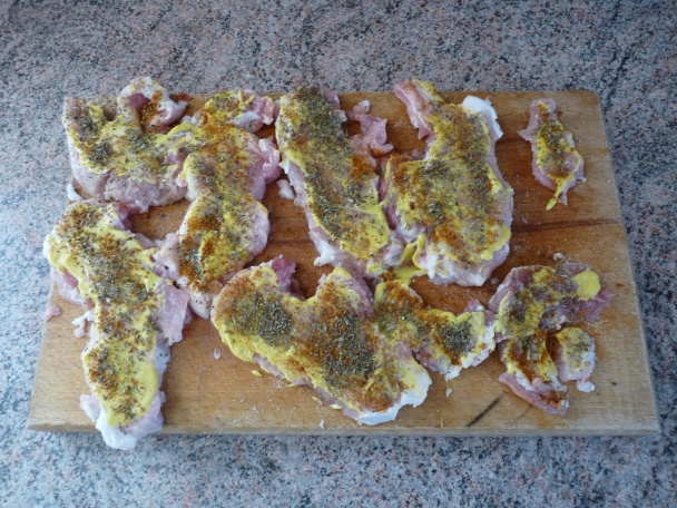 Bravčové karé na horčici s hráškovou ryžou a cibuľovými zemiakmi v parnom hrnci (fotorecept) - obrázok 1