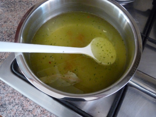 Mäsová roláda s rajčinovou omáčkou a cestovinami v parnom hrnci (fotorecept) - obrázok 7