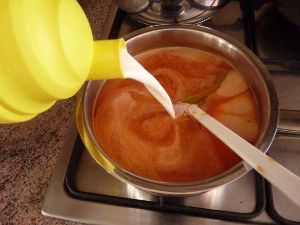 Mäsová roláda s rajčinovou omáčkou a cestovinami v parnom hrnci (fotorecept) - obrázok 9