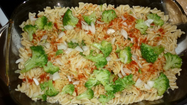 Brokoličkové zapekané cestovinky so zemiačikmi  - obrázok 7