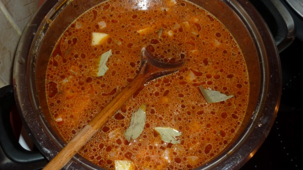 Zemiakovo-slaninový prívarok s vajcom a fašírkou ( fotorecept) - obrázok 10