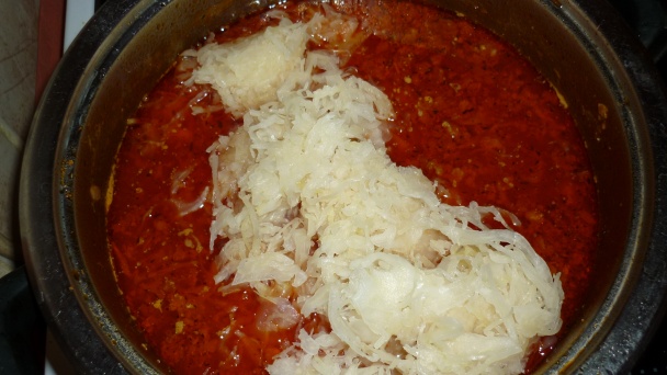 Segedínsky guláš so zázvorom a zabíjačkovou klobásou (fotorecept) - obrázok 5