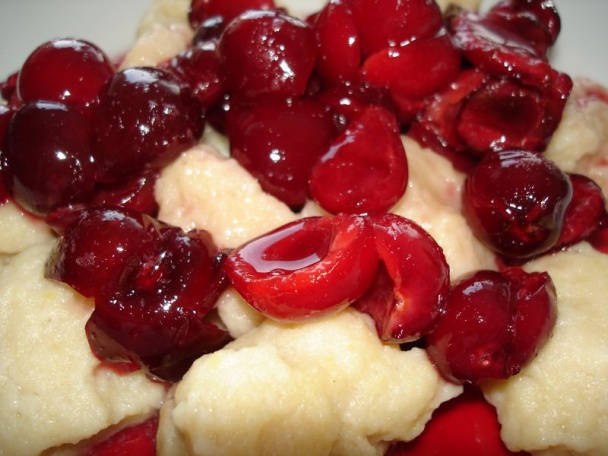 Knedličky z pohánkového tvarohu s čerešňami - obrázok 3