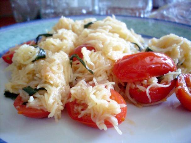 Capellini s bazalkou a paradajkami - obrázok 5